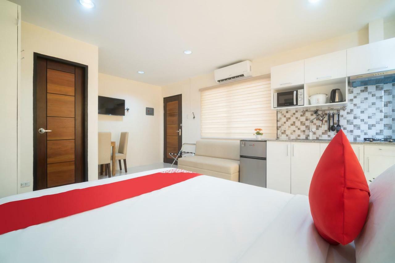 Oyo 199 Solange Apartelle Davao Exterior photo